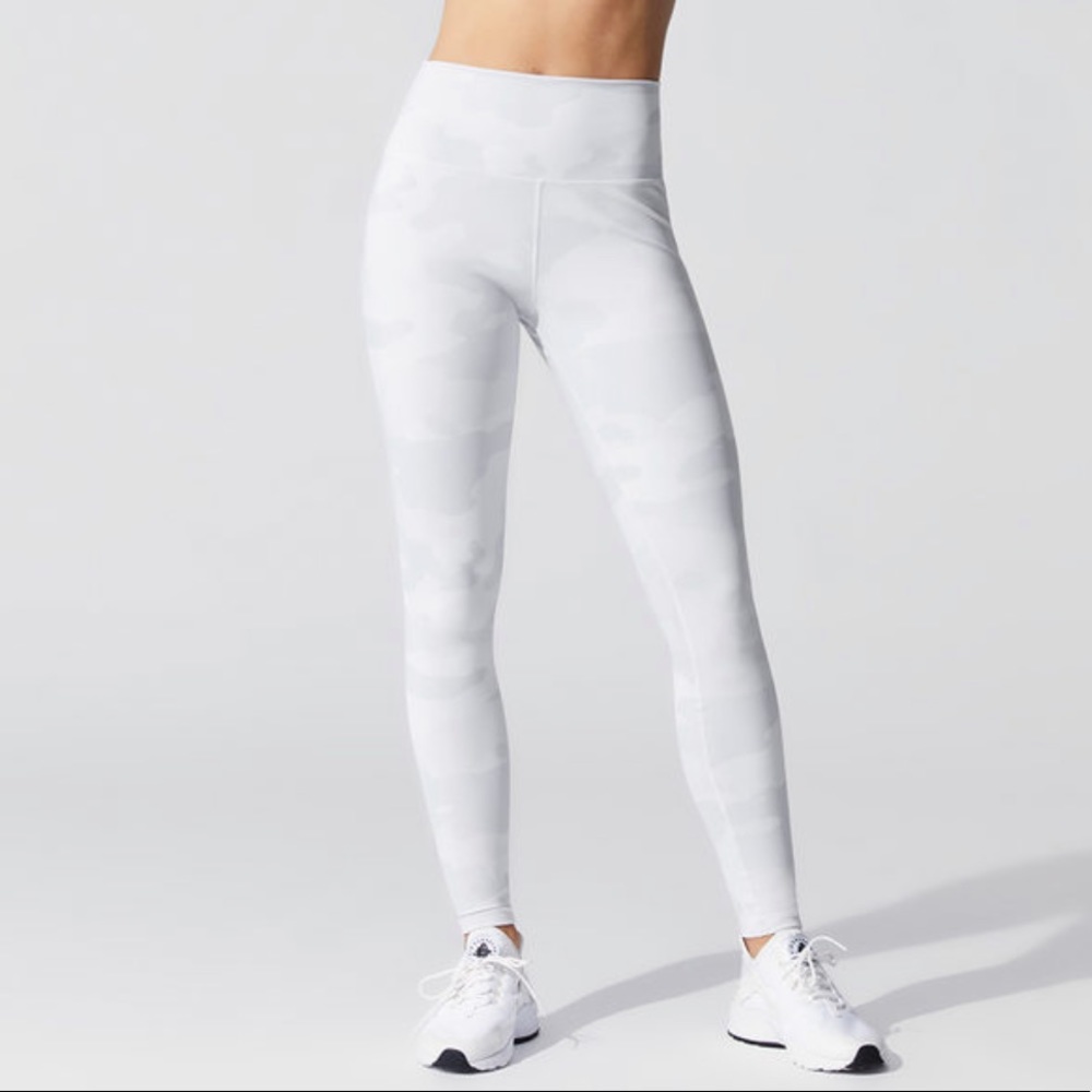 Alo Yoga High Waist Airbrush Legging - White Camo
